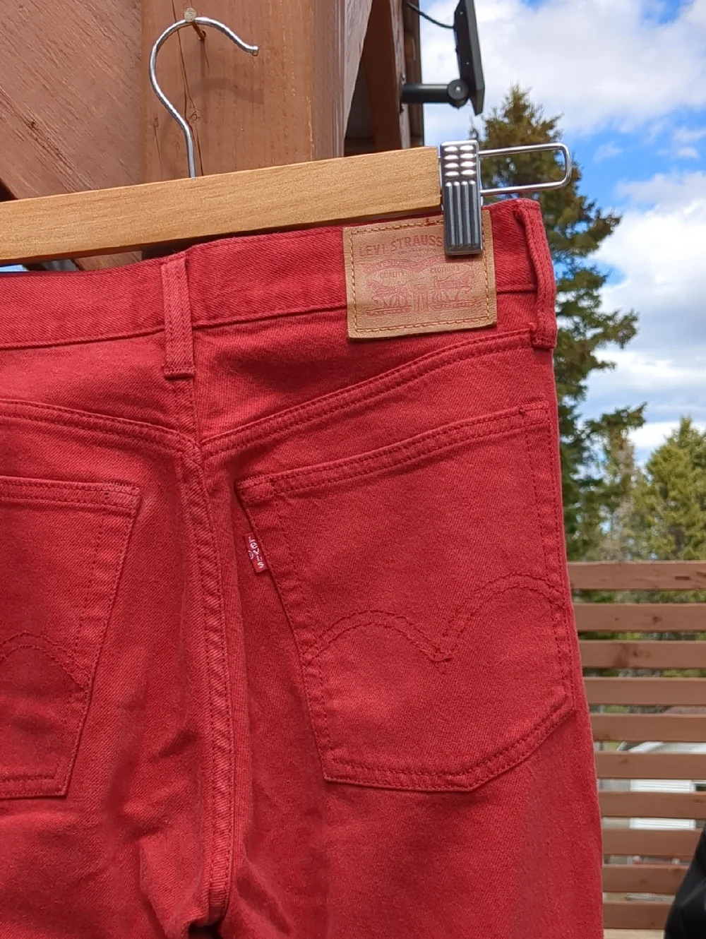 -LEVI'S- Red Women's Straight Jeans with Classic Back Pocket Size 26 - Picture 5 of 6